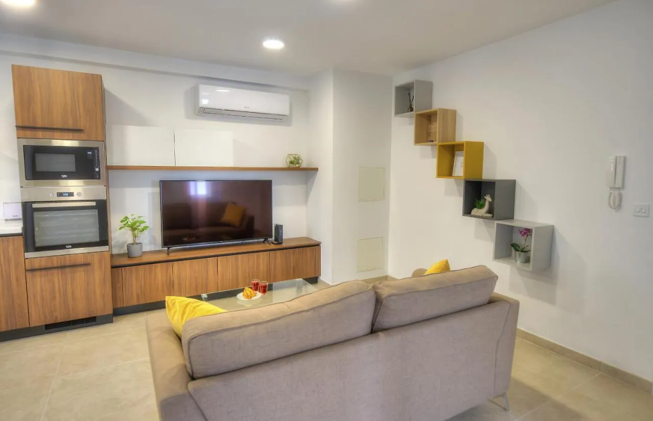 Spacious And Tastefully Furnished 2 Bedroom Apartment Ddif1-3 Gzira 0*,  Malta