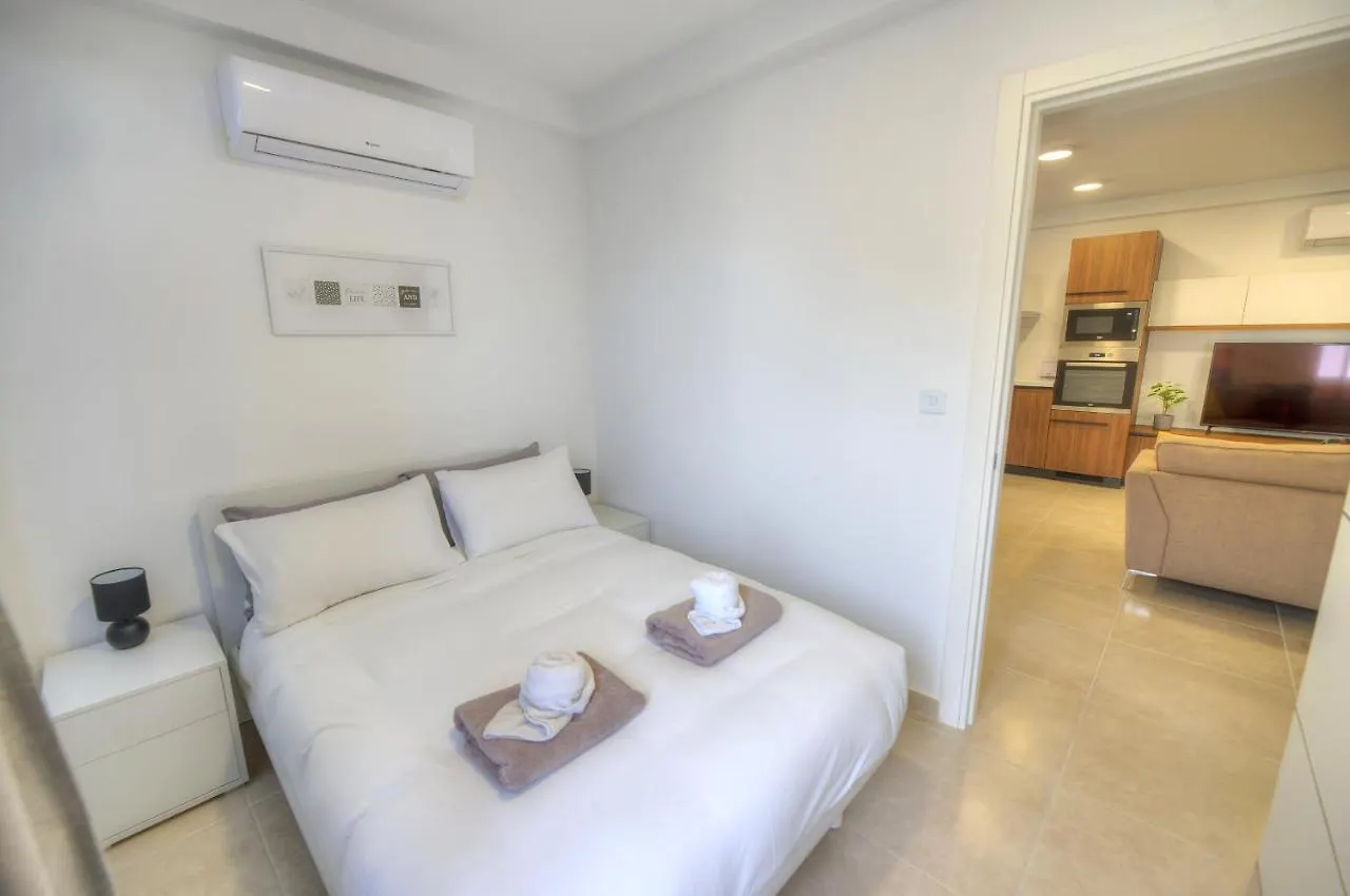 Spacious And Tastefully Furnished 2 Bedroom Apartment Ddif1-3 Gzira Malta