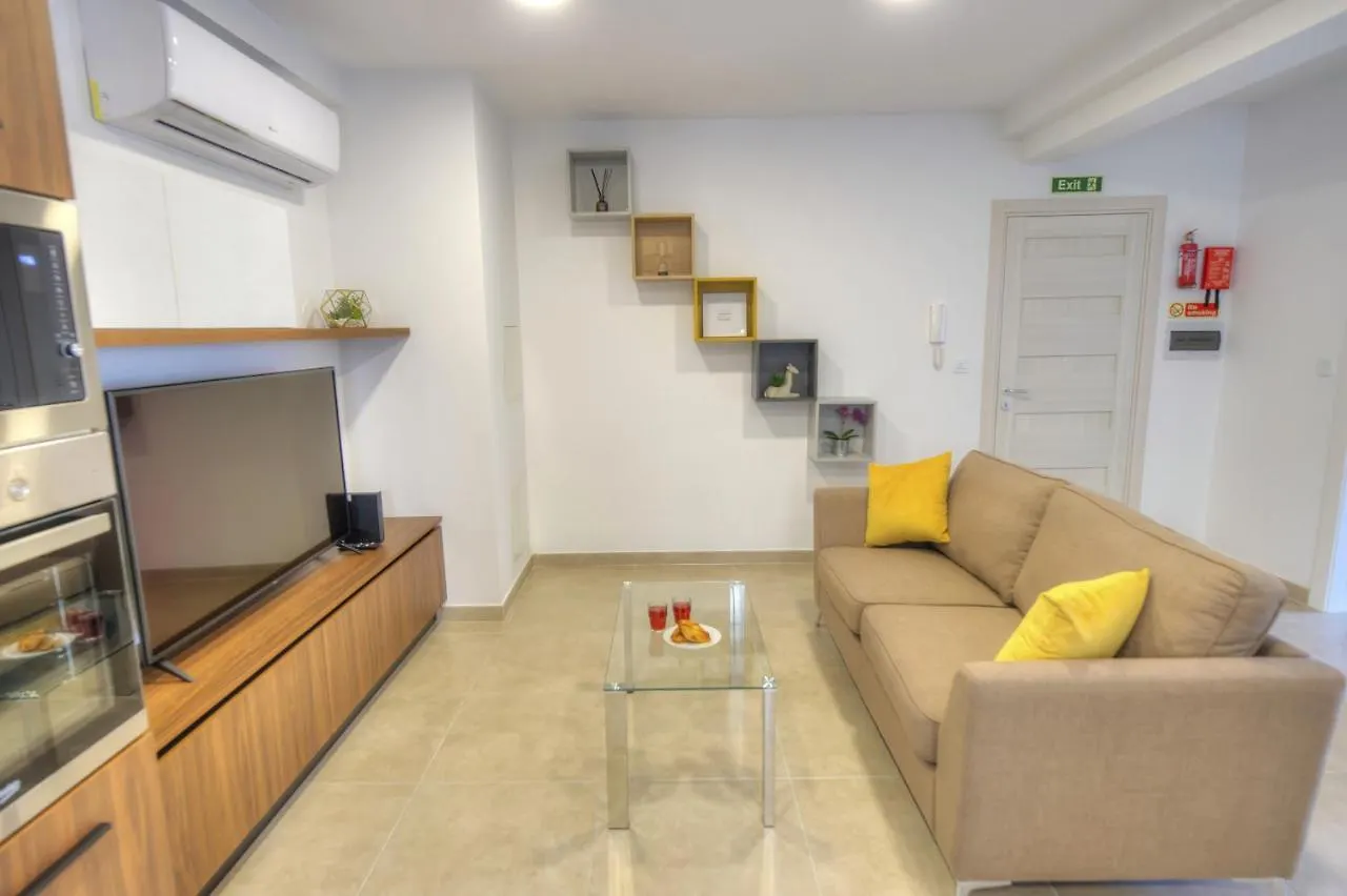 Spacious And Tastefully Furnished 2 Bedroom Apartment Ddif1-3 Gzira Malta